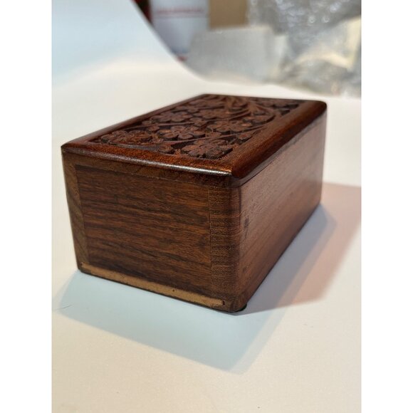 Vintage Hand-Carved Wooden Keepsake Box With Floral Design & Sliding Bottom Lid - Picture 6 of 8